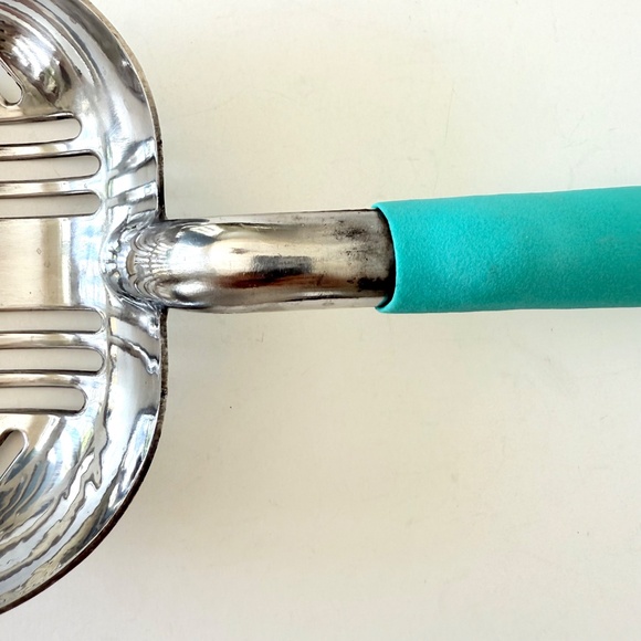 DuraScoop Metal Cat Litter Scoop with Teal Handle - Picture 8 of 10